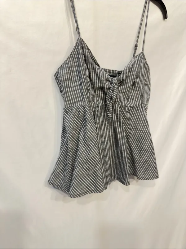 Abercrombie & Fitch Seersucker Striped Tank Top with tie chest Size Medium - Image 4