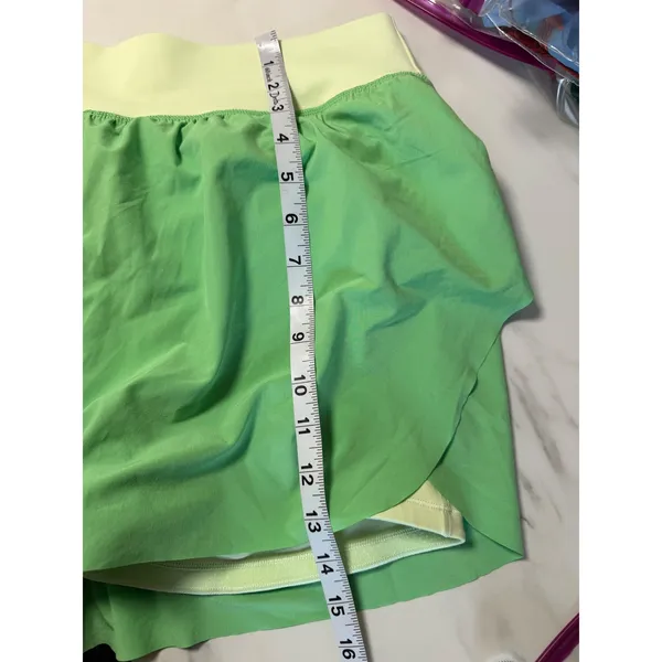 Athleta Crossover Run Short Green Lime Two Tone Athletic Shorts Large - Image 8