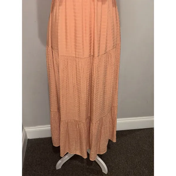 Vestique V-Neck Open Back Peach Ruffled Maxi Lined Dress Size M - Image 12