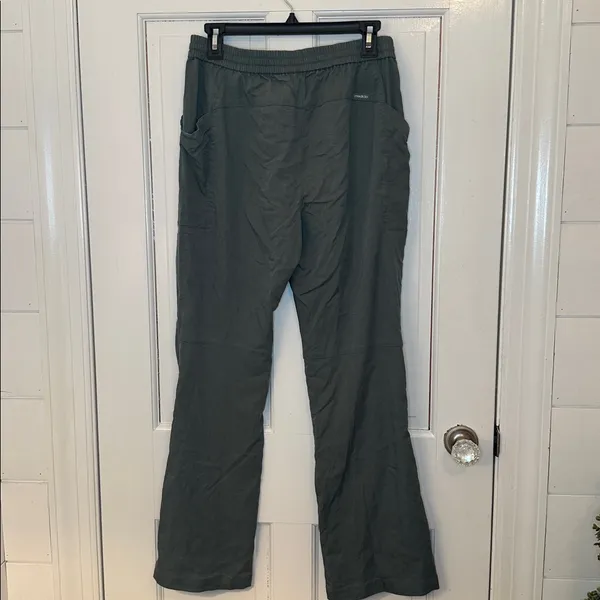 Mediclo Tencel Spruce Green Bali‎ Flare Scrub Pants size M EUC - Image 4