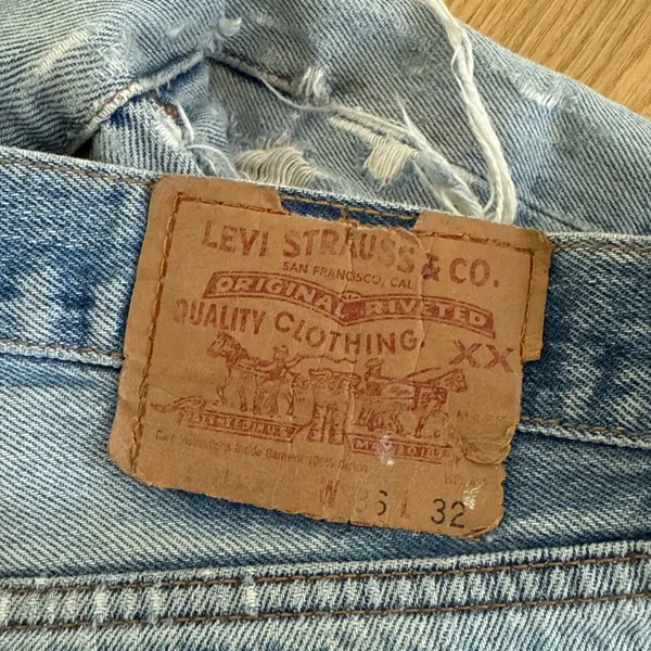 Levi's Jeans Distressed Ripped Size 36 Blue - Image 4