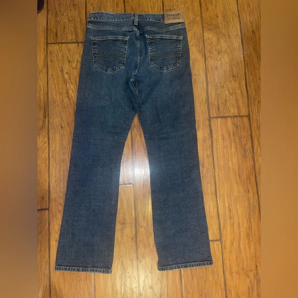 Levi’s signature bootcut denim blue jeans pants woman’s size 29 EUC - Image 2