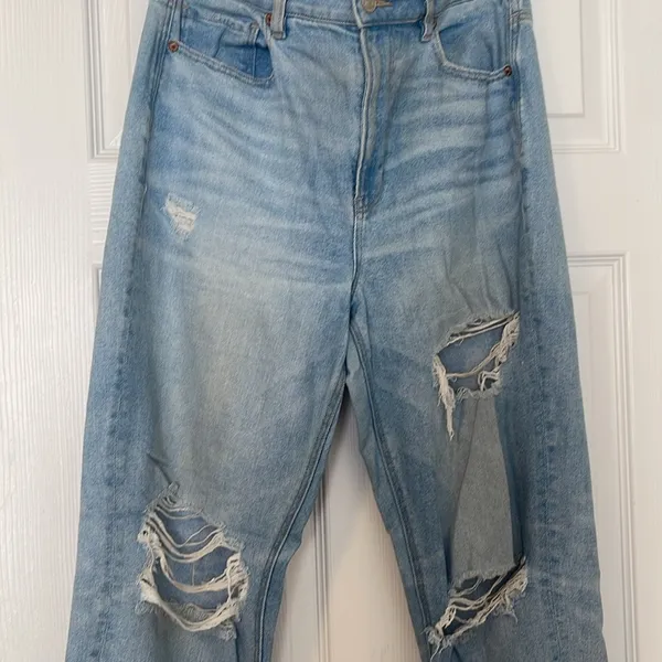 American Eagle mom straight jean - Image 2
