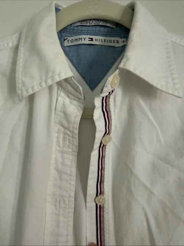 Tommy Hilfiger White Long-Sleeve Casual Button-Down Shirt with Subtle Trim - Image 2