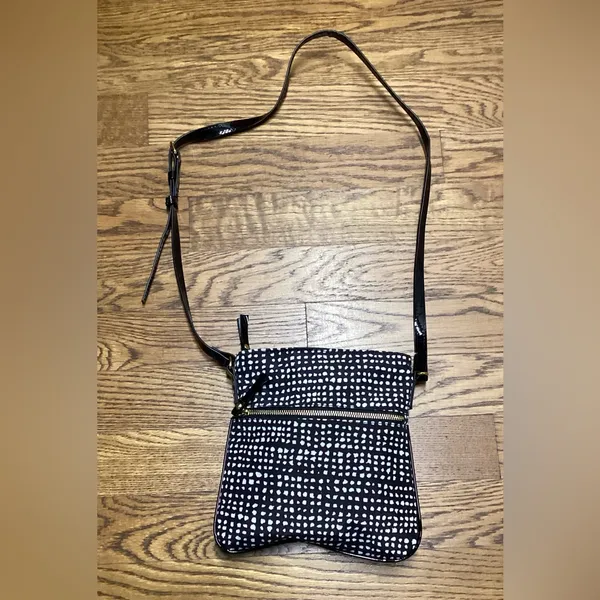 Cross body purse Black and white pattern with Gold Plated Hardware - Image 12