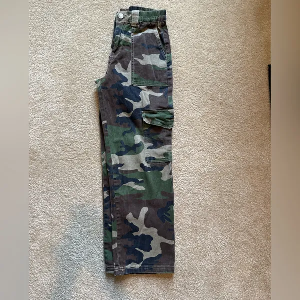 Forever 21 Casual Green Denim Camo Pants - Image 4