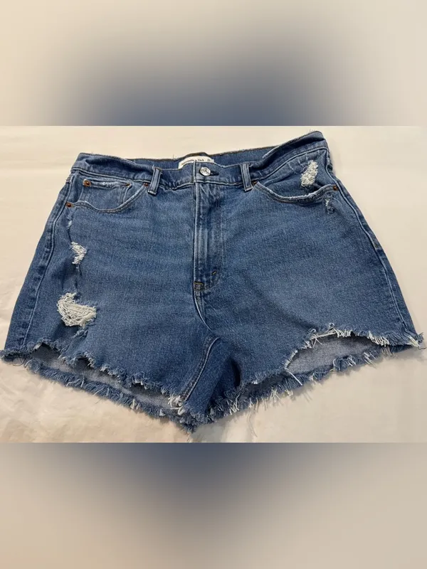 The Mom Short by Abercrombie & Fitch High Rise Distressed Raw Hem Shorts 29/8 - Image 7