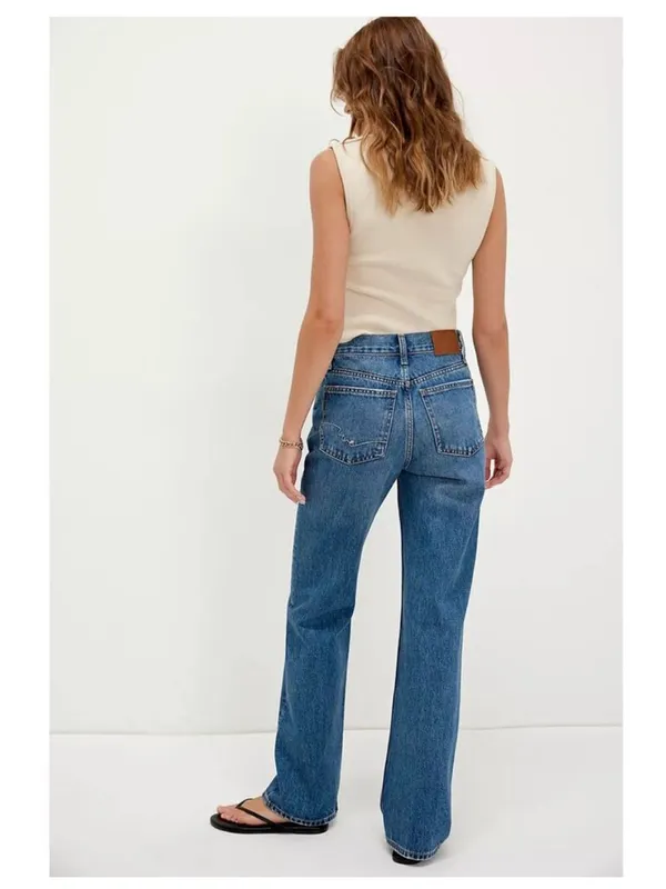 Free People We The Free Holly Bootcut Jeans size‎ 33 - Non Distressed Med Wash - Image 2
