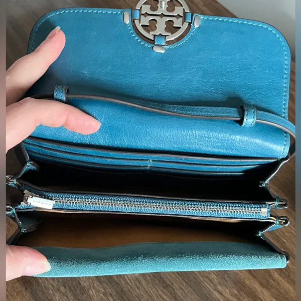 Tory Burch Turquoise Blue Leather and Suede ‘Miller’ Wallet-on-Chain Crossbody - Image 12