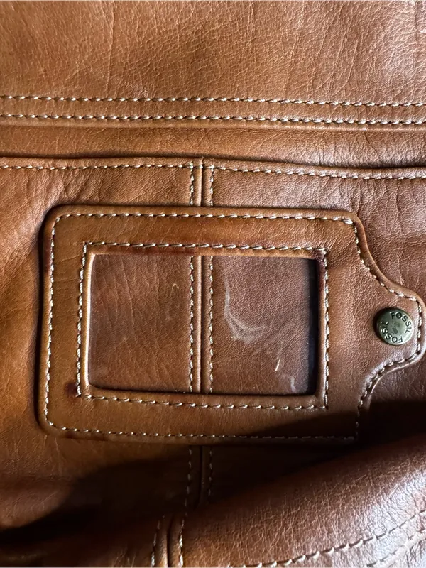Vintage Fossil shoulder bag features a rich, warm tan leather - Image 7