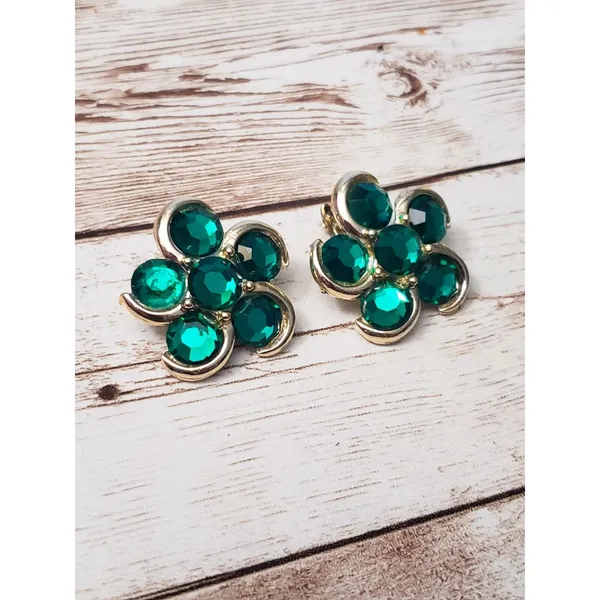 Vintage Clip On Earrings Large Green Gem Flower Statement 1 & 1/8" - Image 5