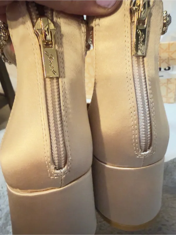 Jewel by Badgley Mischka Cathleen Block Heel size 8 New in Box! - Image 11