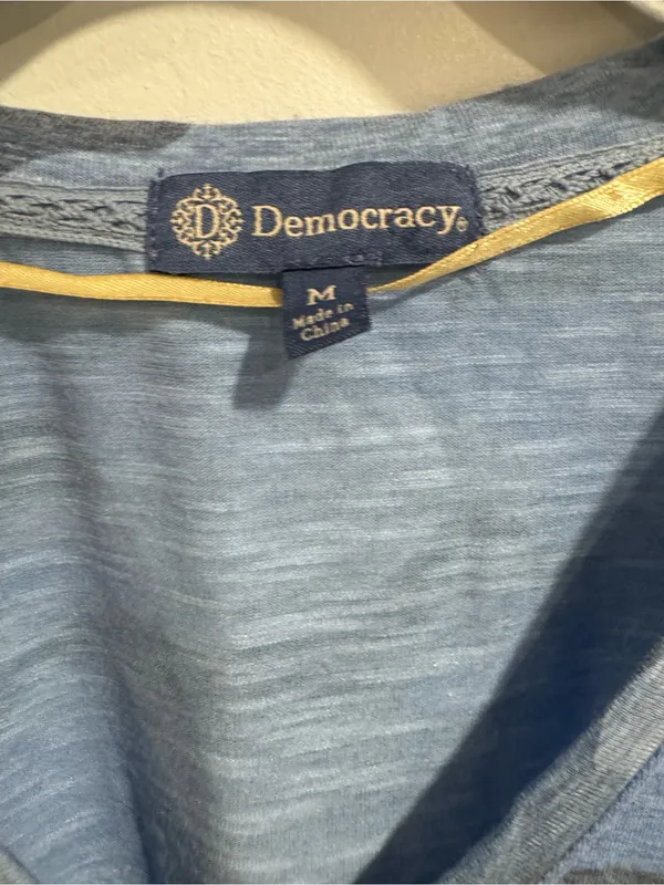 Democracy Blue Camo V-Neck Side Tie Hem Top M - Image 6