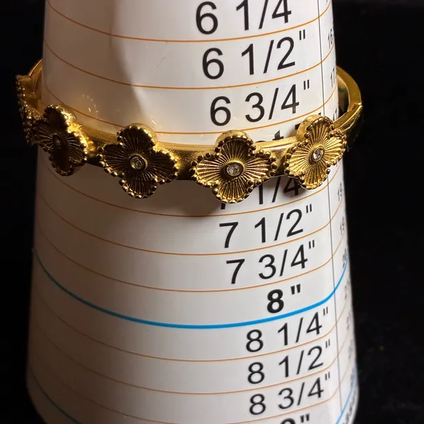 Gold tone Clover Bangle Bracelet - Image 4