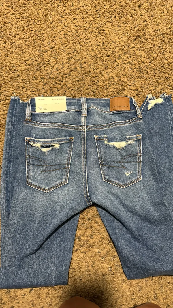 American Eagle Jeans - Image 4