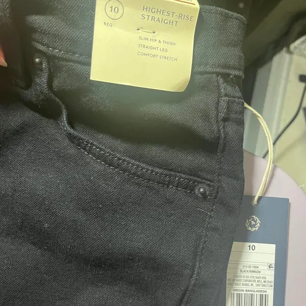 Universal Threads Women's Black Jeans - Image 2
