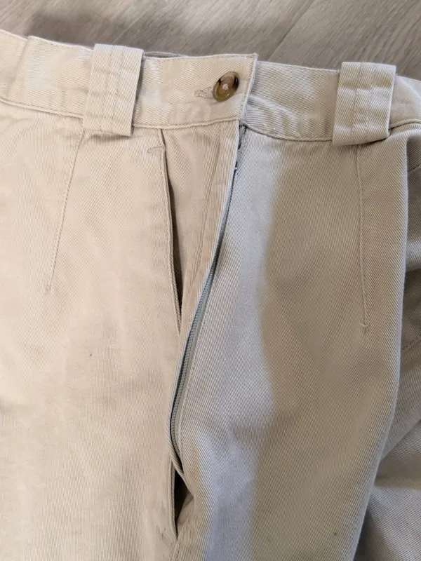 Banana Republic Shorts - Image 3