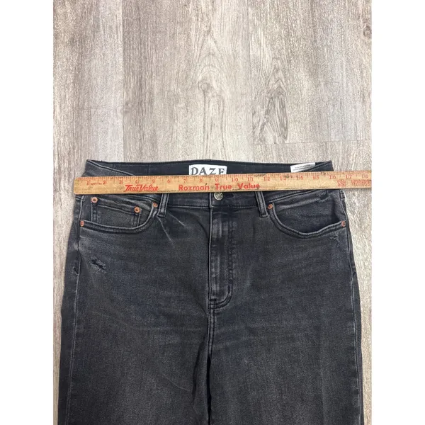 Daze Denim Hug High Rise Cropped Flare Jeans Haunt Faded Grey Black Size 32 - Image 8
