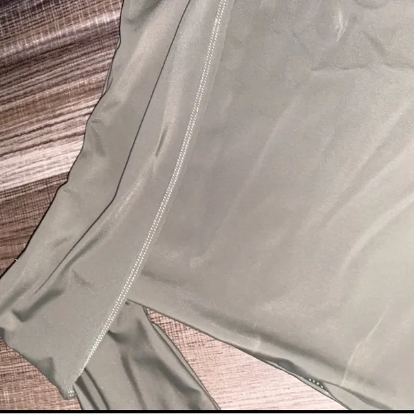 Edikted Off-Shoulder Olive Green Women's Top - Image 2