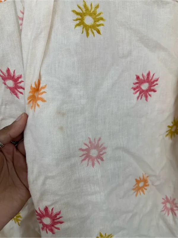 Old Navy The Boyfriend Shirt Sun Celestial Button Up Size Medium Linen Blend - Image 3