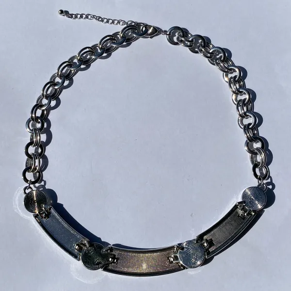🤍 Y2K 2000s White Enamel Panel Clear Faceted Rhinestones Silver Tone Metal Double Cable Chain Necklace 🤍 - Image 5