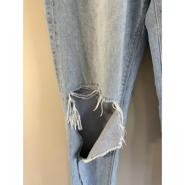 American Eagle Curvy Mom Jeans Light Wash Distressed‎ High Rise Blue Denim 26x26 - Image 16