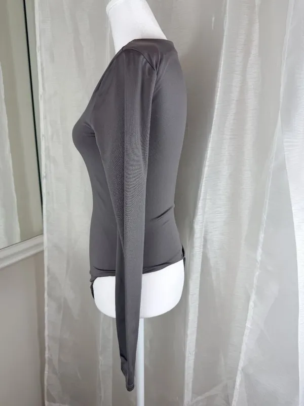 Forever 21 Women's Gray Long Sleeve Bodysuit Size M Stretch Scoop Neck Slim - Image 9