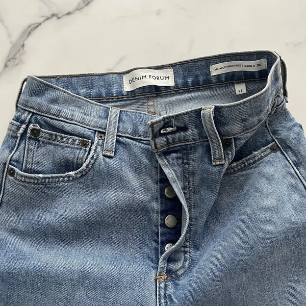Aritzia Denim Forum The Arlo Hi-Rise Straight Jean Sz 26 Tall Minimalist 90's - Image 4