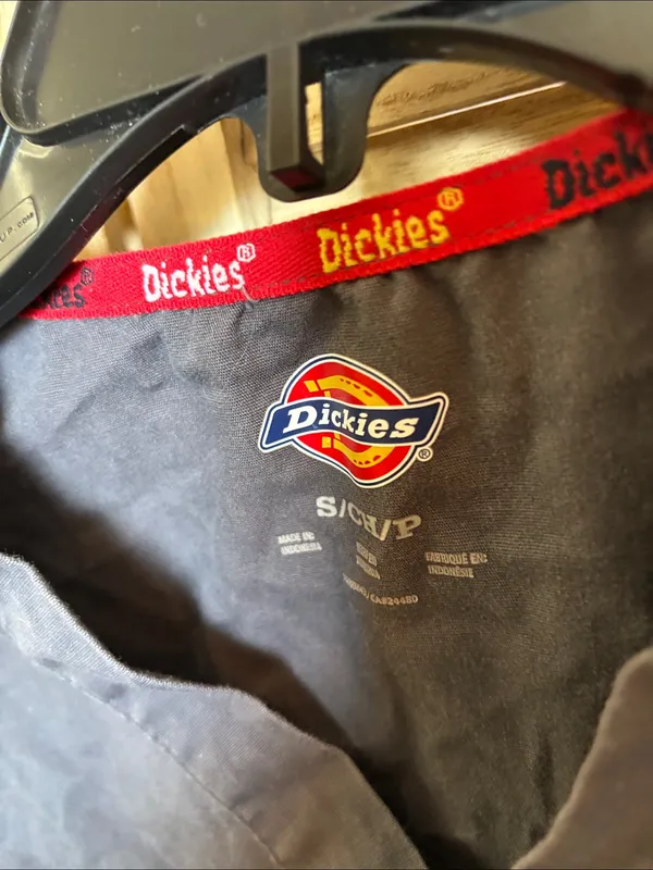 Dickies Dark Gray Scrub Top Small - Image 3