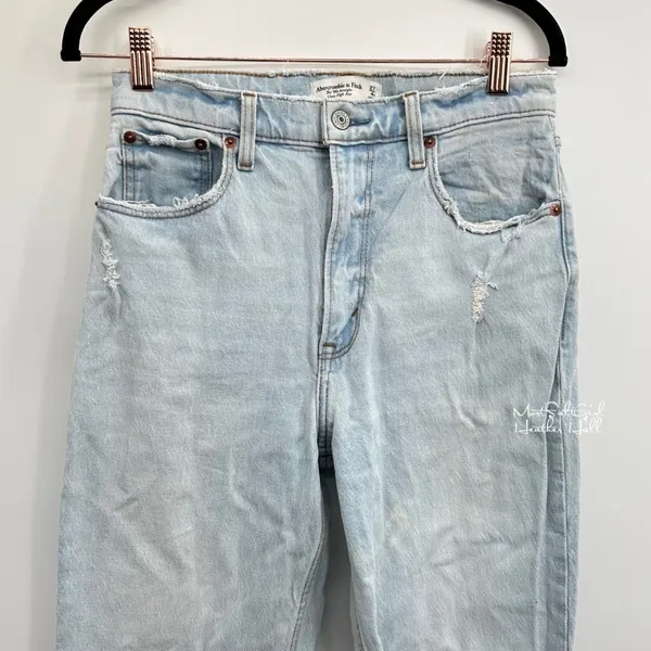 Abercrombie & Fitch The 90's Straight Ultra High Rise Distressed Jeans Size 27 - Image 2