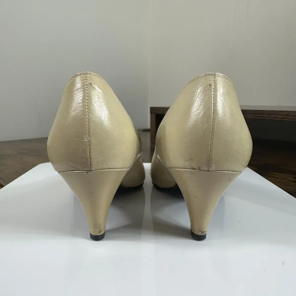 Yves Saint Laurent Pumps Womens 35 US 5 Beige Leather Kitten Heel Closed Toe - Image 6