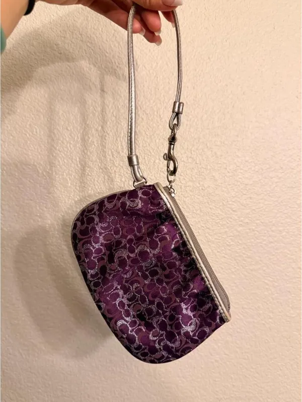 RARE Vintage Sparkly Purple and Silver Coach Wristlet - Image 3