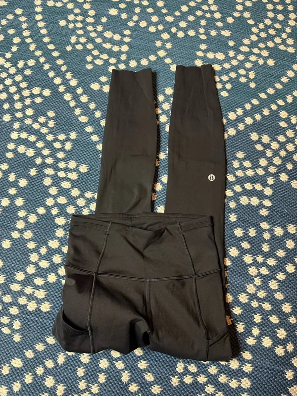 Lululemon leggings size 2 - Image 3