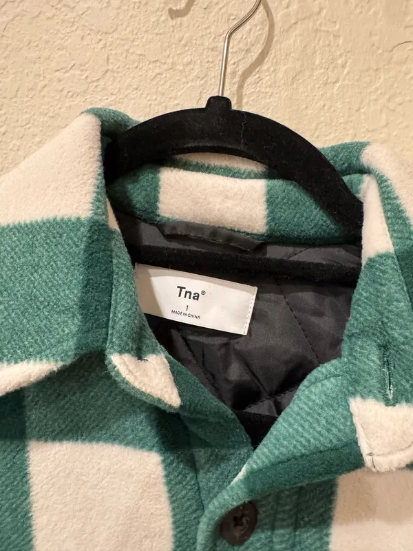 Aritzia TNA Shacket - Image 3
