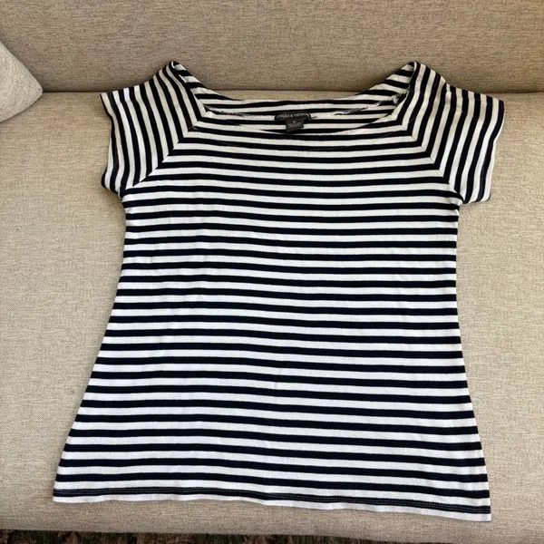 Chelsea & Theodore Striped Boat Neck Top M Navy White Nautical Parisian Chic - Image 9