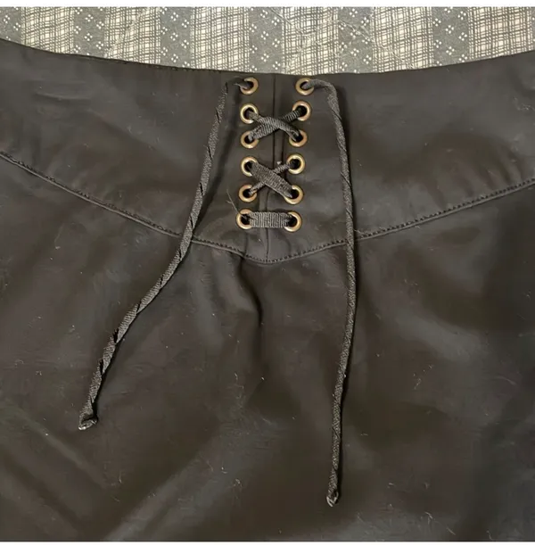 Women’s Old Navy size 6 pencil/a line skirt - Image 2