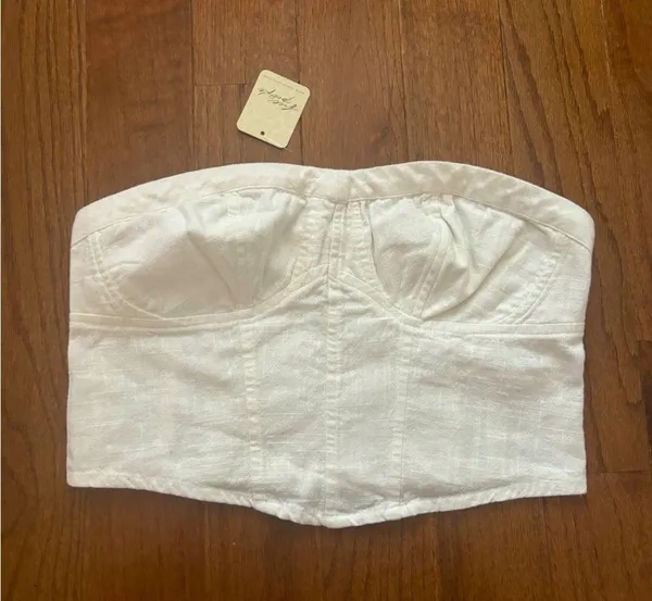 Free People NWT white structured cropped tube top - Image 2