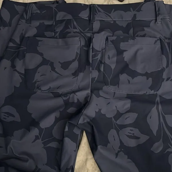 Spanx sunshine kick flare pant small floral print - Image 4