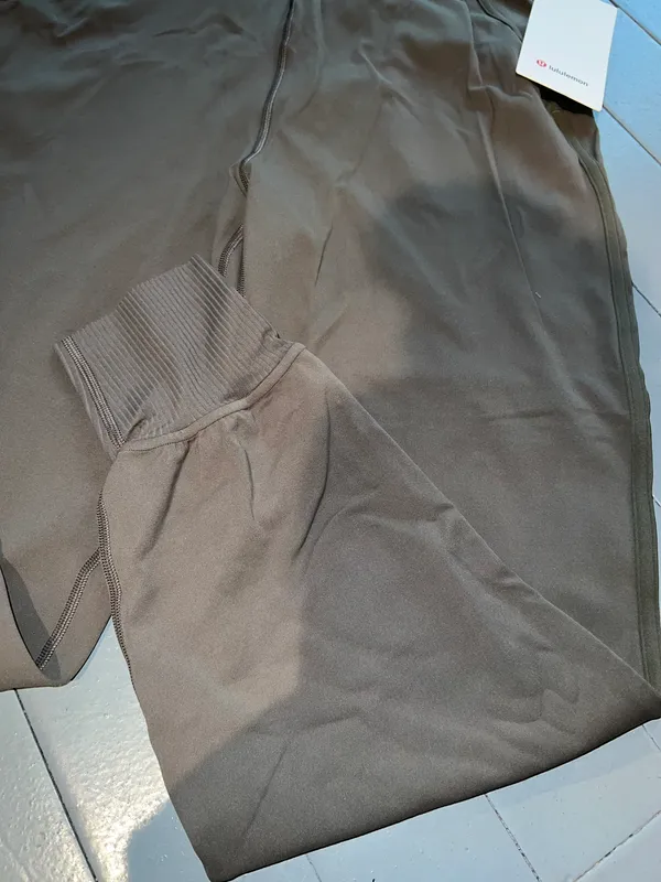 Align Super-High-Rise Ribbed-Waist Jogger - Image 2