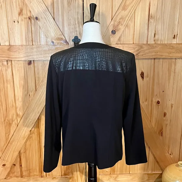 JM Collection Ladies Black Blazer - Image 8