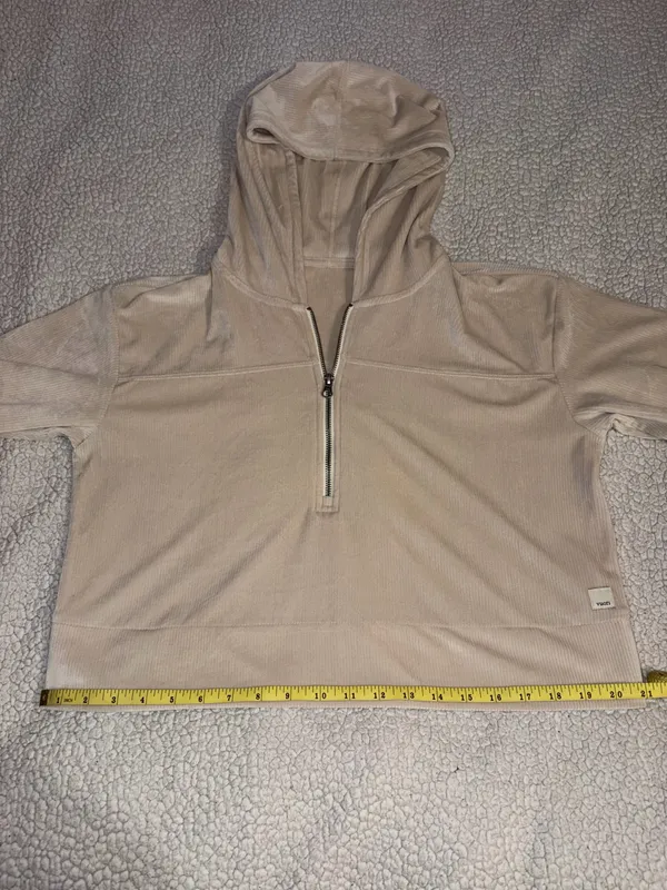 Vuori Haven Half Zip Crop Hoodie - Image 9