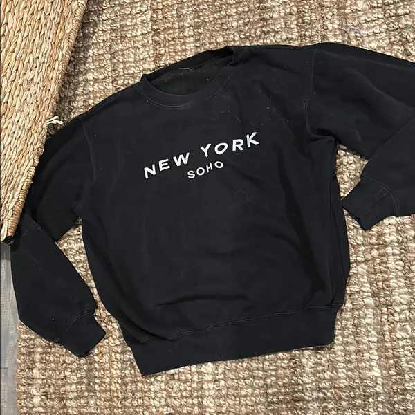 Brandy Melville New York SoHo Crew in Black Size Small - Image 2