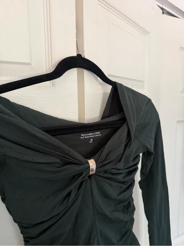 Abercrombie & Fitch Green Gold Hardware Off-the-Shoulder Modal-Blend Top Size XS - Image 4