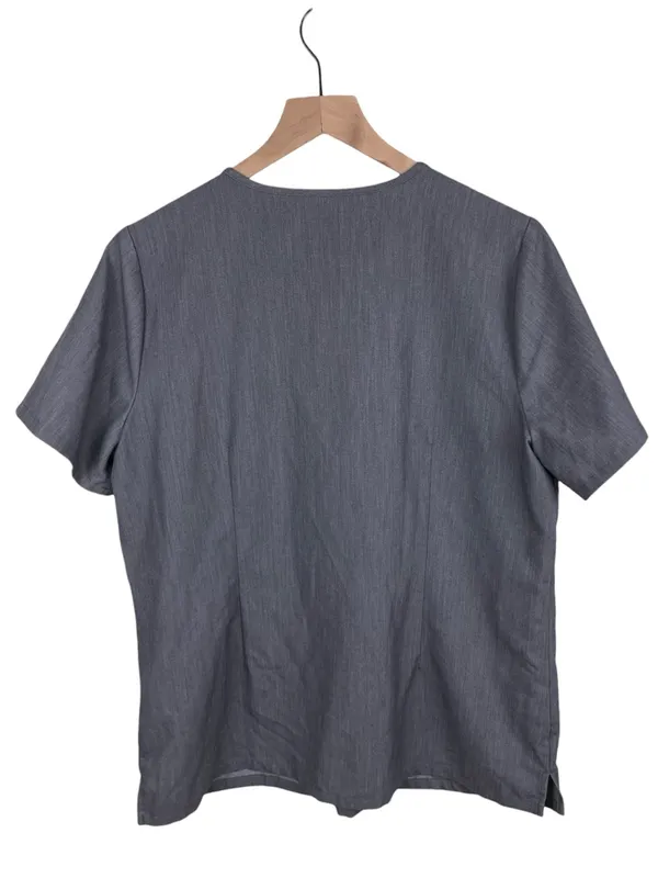FIGS Women's Casma Three-Pocket Scrub Top V-neck Size Large Graphite Grey - Image 3