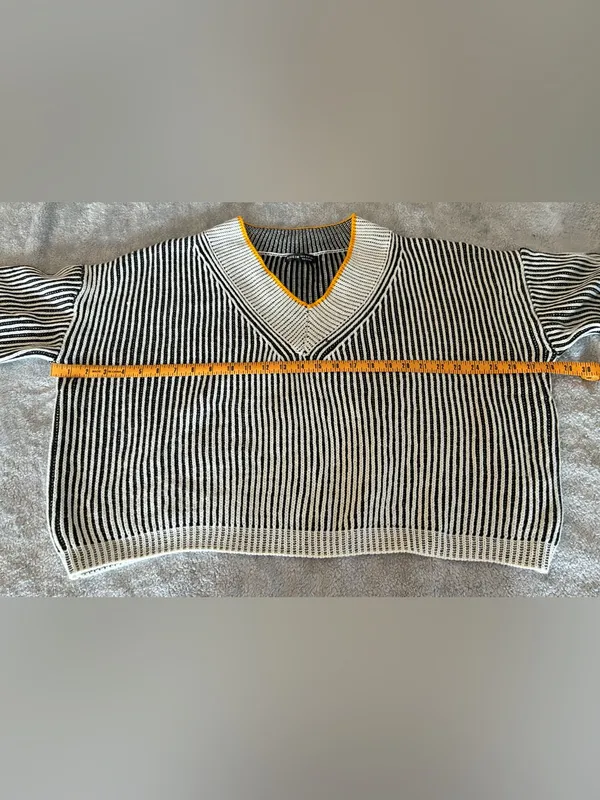 Women’s SHEIN Black & White Striped V-Neck Sweater with Yellow Trim Size Medium - Image 6