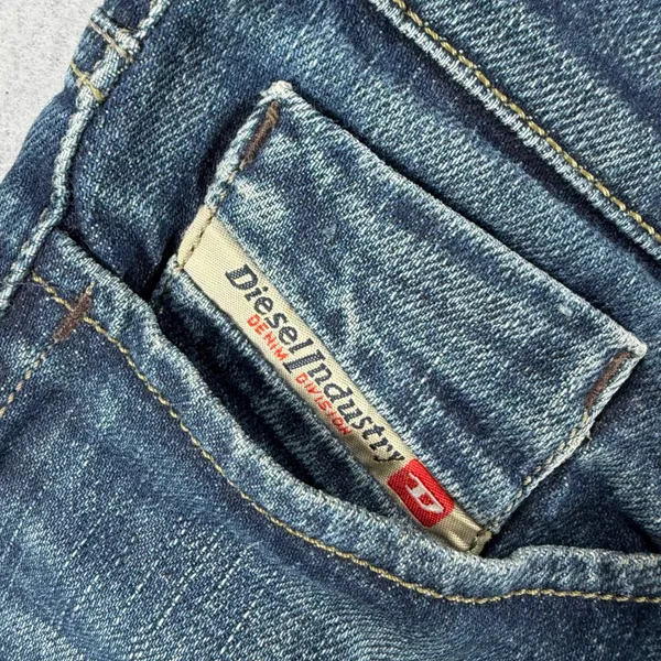 Vintage Diesel Liv Slim Low Rise Stretch Jeans Medium Wash Blue Denim W31 L34 - Image 4
