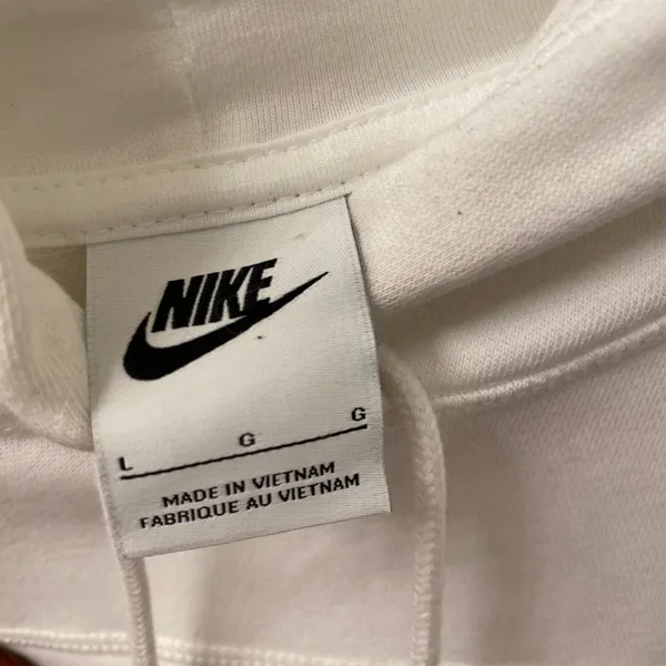 Nike hoodie size large - Image 3