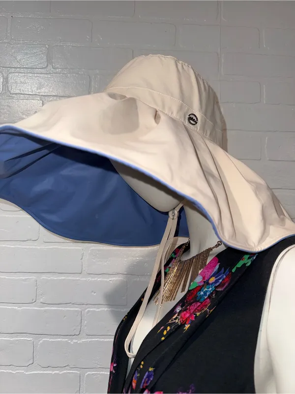 Beneunder Reversible Wide-Brim Sun Hat in Cream and Light Blue - Image 8