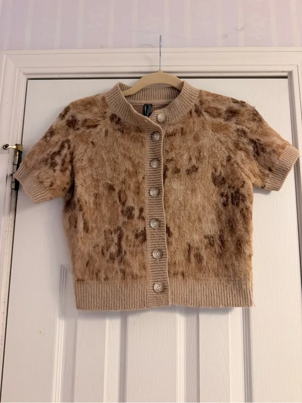 By Anthropologie Short-Sleeve Fitted Cardigan Sweater Size: XS - Image 2
