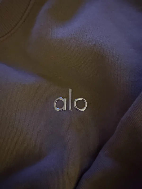 Alo Yoga - Image 2